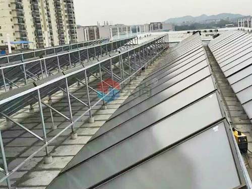 广西南宁技工学院平板太阳能热水工程